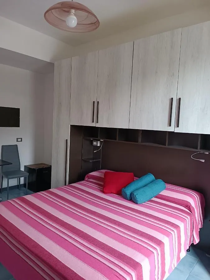 Villa Caribe Affittacamere Монтероссо-аль-Маре 2*,  Италия